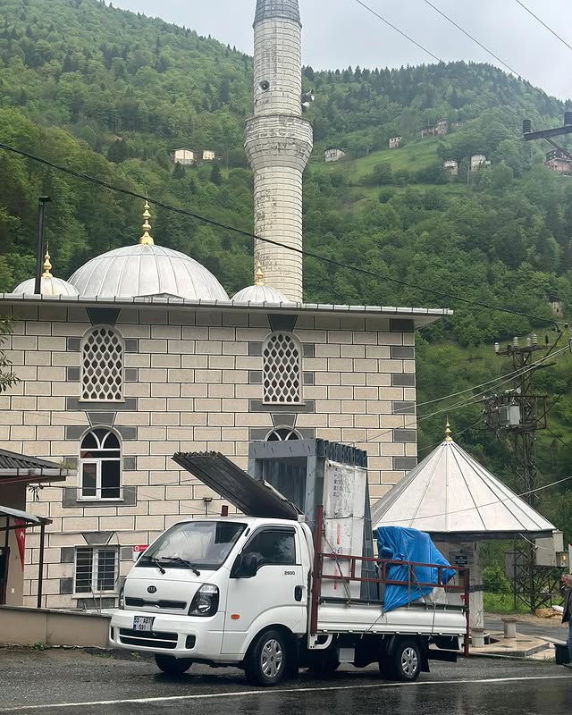 Kamyonetle saha çalışması
